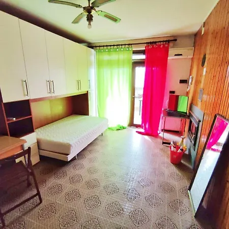 Charming In 30 M² Garden View * フランカヴィッラ・アル・マーレ