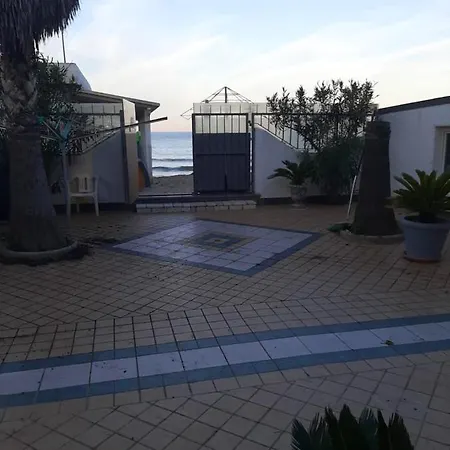 Charming In 30 M² Garden View アパート *